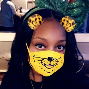 Meet your Posher, Danielle